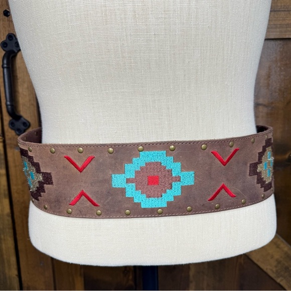 Noble Outfitters Leather Wrap Around/Velcro Embroidered Aztec Belt Women’s M - Picture 1 of 9